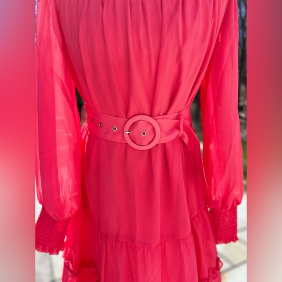 NWT BCBGeneration Off Shoulder fully lined except for sleeves. Size 6 - Picture 3 of 8